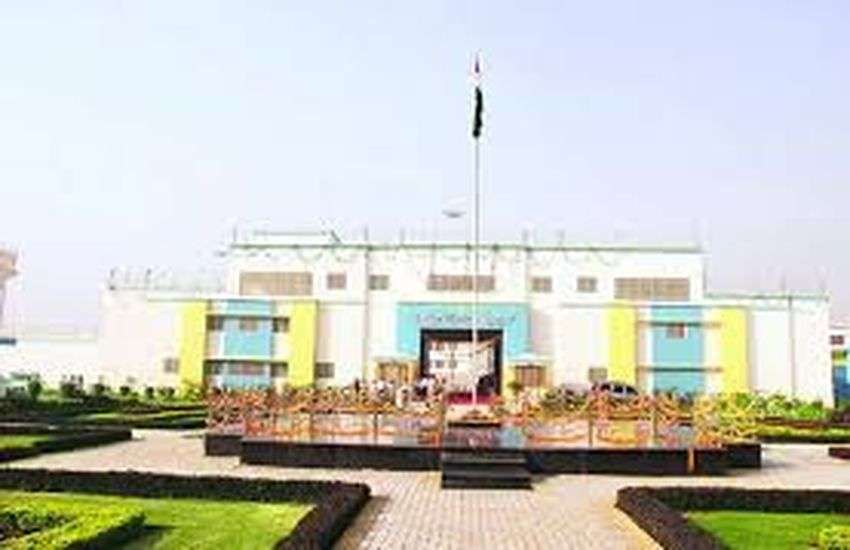 LAJPORE JAIL : कैदियों का कॉल सेन्टर बनी हाईटेक लाजपोर जेल !
