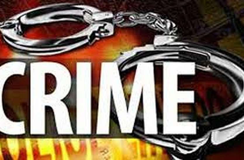Liquor powers led police to thieves पुलिस की आंख में फेंका मिर्च पाउडर, चार घायल