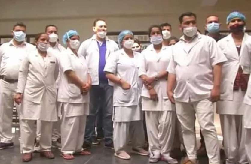 meerut3.jpg जान की बाजी लगाकर संक्रमण से लड़ने वाले कोरोना वॉरियर्स को नहीं मिला 5 माह से वेतन