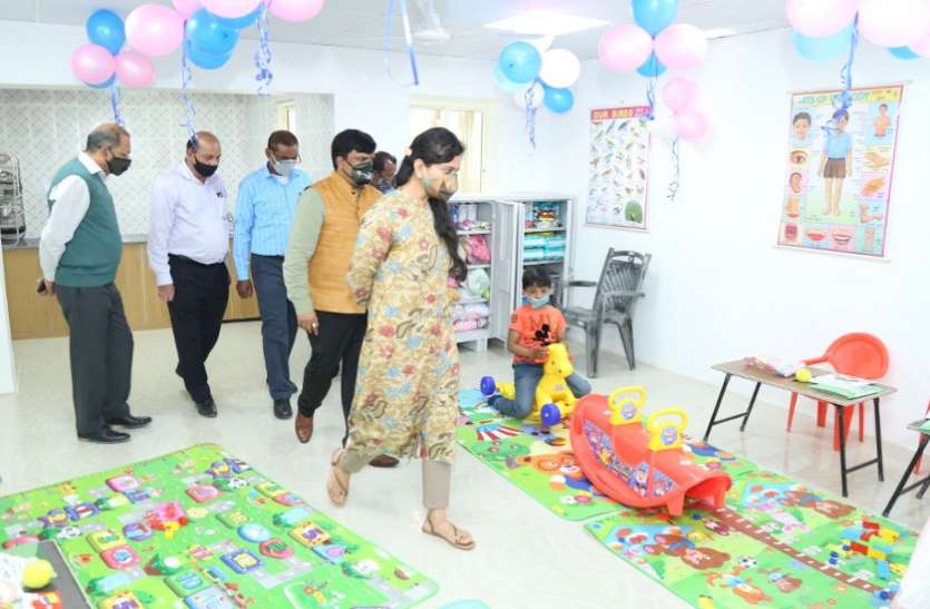 noida2.jpg मिशन शक्ति के तहत अथॉरिटी के मुख्य कार्यालय में शुरू हुआ मॉडल क्रेच