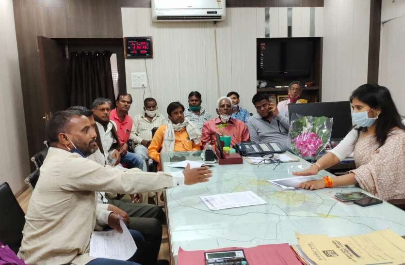 Rage on compensation of cracks of houses in Pur पुर में मकानों की दरारों के मुआवजे पर रार