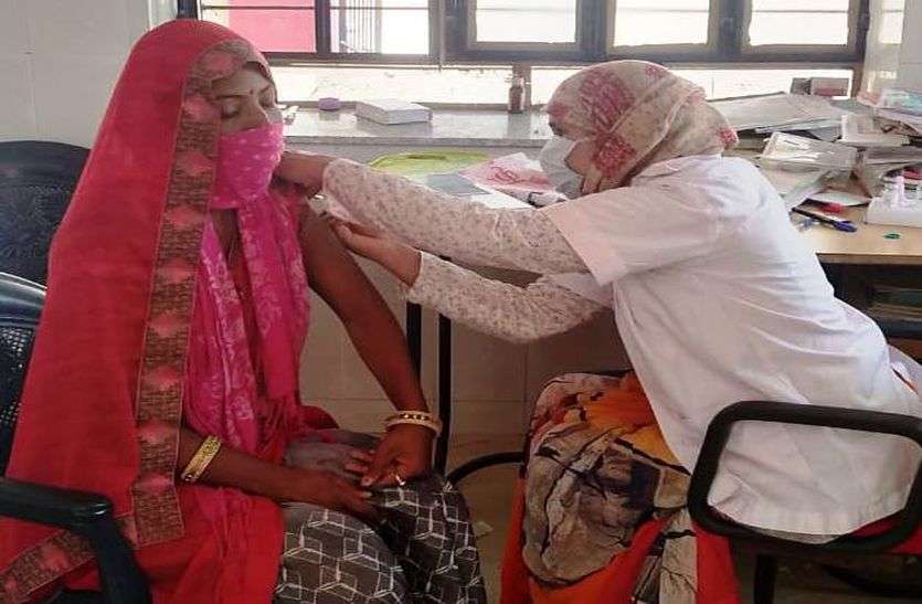 फिर बढ़ी कोरोना रिकवरी दर, 1297 ने लगवाया टीका फिर बढ़ी कोरोना रिकवरी दर, 1297 ने लगवाया टीका