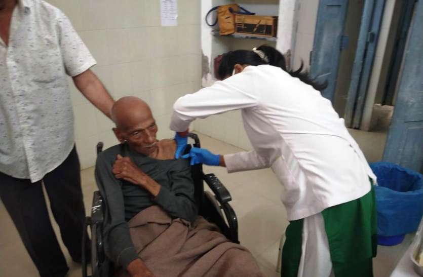 0501nsp12.jpg अब पोलिंग बूथ की तर्ज पर कराया जायेगा कोविड 19 का वैक्सीनेशन