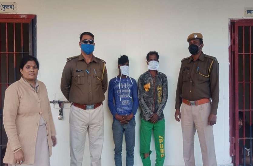 दुकानों से सामान चुराने वाले पांच आरोपी गिरफ्तार दुकानों से सामान चुराने वाले पांच आरोपी गिरफ्तार