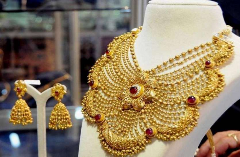 gold_jewels_5000081_835x547-m.jpg सोने में बड़ी गिरावट, शादियों के सीजन से पहले खरीदने का है सही समय, जानिए आज का भाव