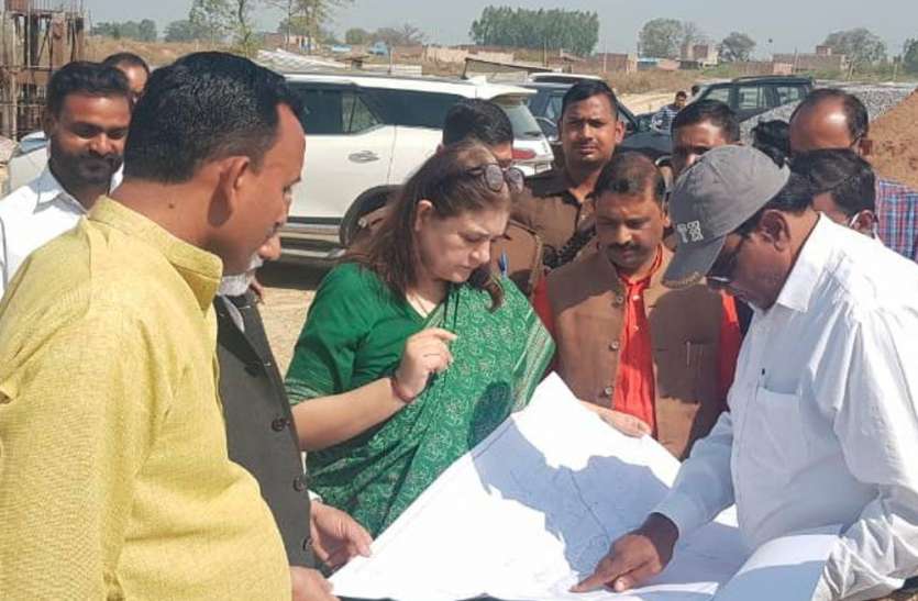 Maneka gandhi गरीबों, किसानों, महिलाओं के जीवन में खुशहाली व समृद्धि लाना मेरी राजनीति का मकसद: मेनका गांधी