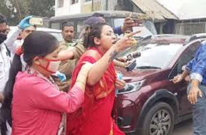 ड्रग्स कांड में पामेला गोस्वामी की पुलिस हिरासत 18 मार्च तक बढ़ी ड्रग्स कांड में पामेला गोस्वामी की पुलिस हिरासत 18 मार्च तक बढ़ी