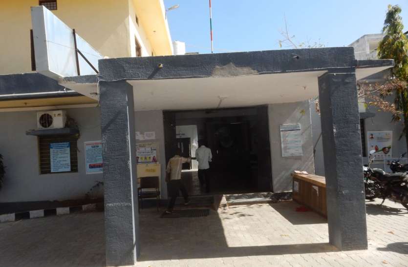 rj0520.jpg नाथद्वारा नगरपालिका में कांग्रेस 'पार्षदपति' व आयुक्त में ठनी