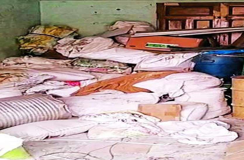 अब चोर बीज भंड़ार की दुकानों को बना रहे हे निशाना अब चोर बीज भंड़ार की दुकानों को बना रहे हे निशाना