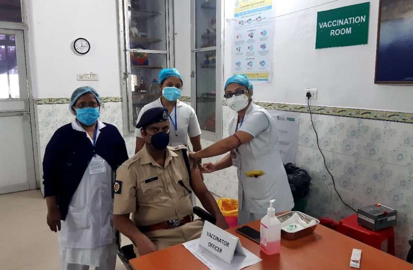 WEST BENGAL--पूर्व रेलवे का रेलवे अस्पतालों में टीकाकरण जारी WEST BENGAL--पूर्व रेलवे का रेलवे अस्पतालों में टीकाकरण जारी