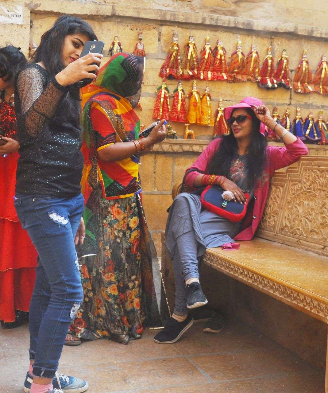 बाहरियों पर नहीं रखी नजर तो टूटेगा सुरक्षा चक्र