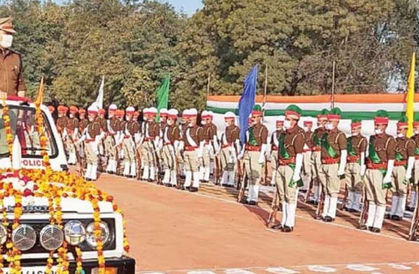 ghazibad-1.jpg गाजियाबाद में हुआ आरक्षी नागरिक पुलिस के दीक्षान्त समारोह में रिक्रूट ने ली शपथ