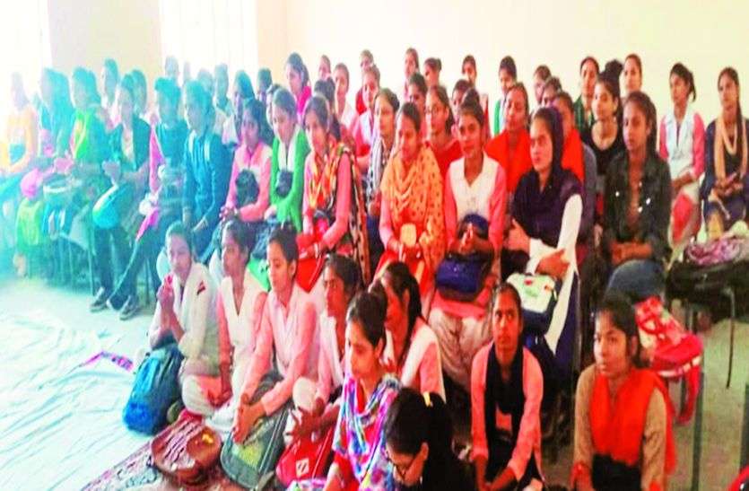 समाज निर्माण में महिलाओं की अहम भूमिका- सिंह समाज निर्माण में महिलाओं की अहम भूमिका- सिंह