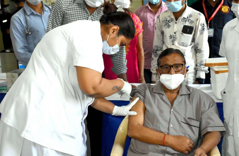 Gujarat: गुजरात में कोरोना के नए 571 मरीज, एक की मौत Gujarat: गुजरात में कोरोना के नए 571 मरीज, एक की मौत