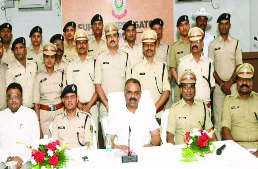 57 पुलिस कर्मियों को सुपर इन्वेस्टीगेटर और इंद्रधनुष सम्मान 57 पुलिस कर्मियों को सुपर इन्वेस्टीगेटर और इंद्रधनुष सम्मान