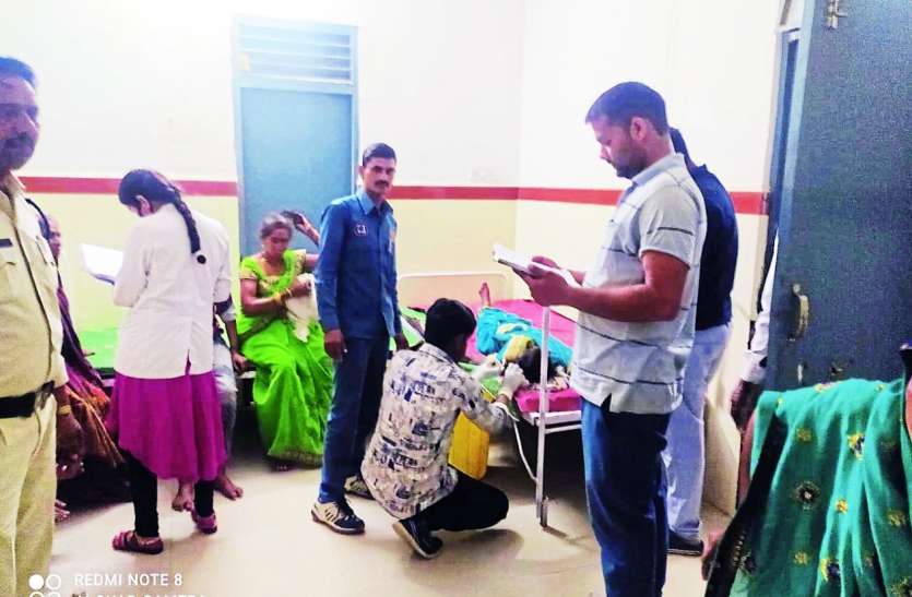 दर्शन कर लौट रहे श्रद्धालुओं से भरी ट्रैक्टर-ट्रॉली पलटी, 15 घायल दर्शन कर लौट रहे श्रद्धालुओं से भरी ट्रैक्टर-ट्रॉली पलटी, 15 घायल