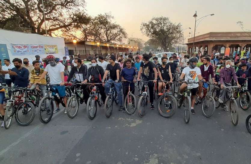 किशोरसागर तालाब की पाल पर साइकिल रैली का आयोजन साइकिल रैली में उमड़ा कारवां, हर वर्ग ने निभाई भागीदारी