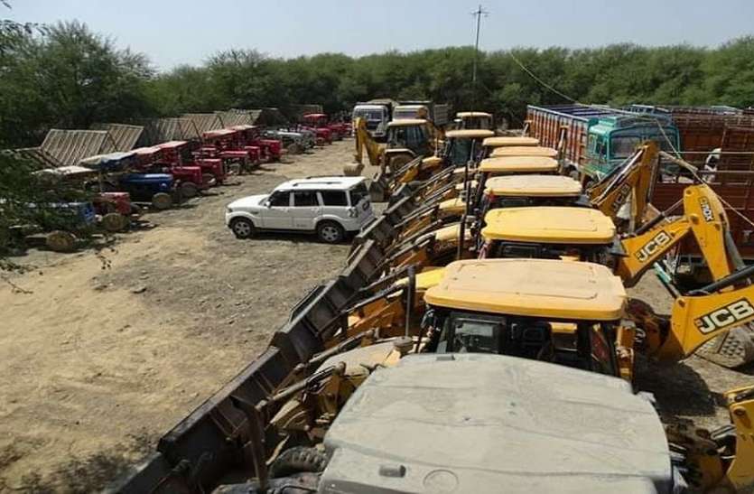 बजरी माफिया के खिलाफ झालावाड़ पुलिस की सबसे बड़ी कार्रवाई बजरी माफिया के खिलाफ पुलिस ने छेड़ी जंग