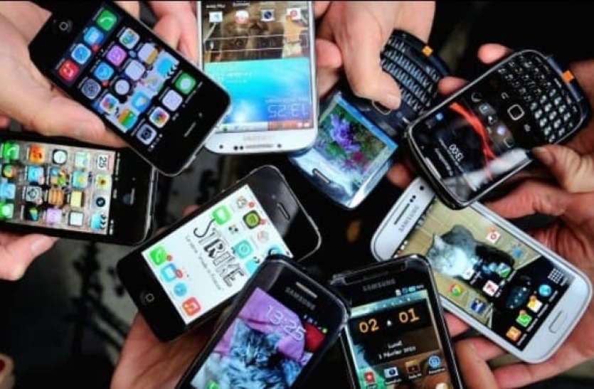 mobile.jpg देशभर से चोरी करके मोबाइल फोन मुंबई में भेजे जाते हैं, कुरियर कंपनियां टारगेट तक पहुंचाने में करती हैं मदद