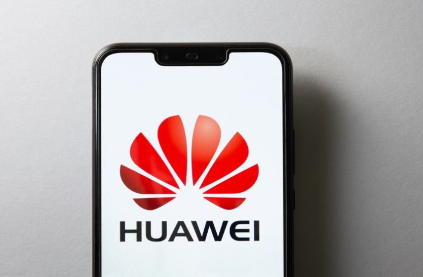huawei.png Huawei लाएगी डुअल स्क्रीन स्मार्टफोन, रियर पैनल पर भी मिलेगी डिस्प्ले, जानिए फीचर्स