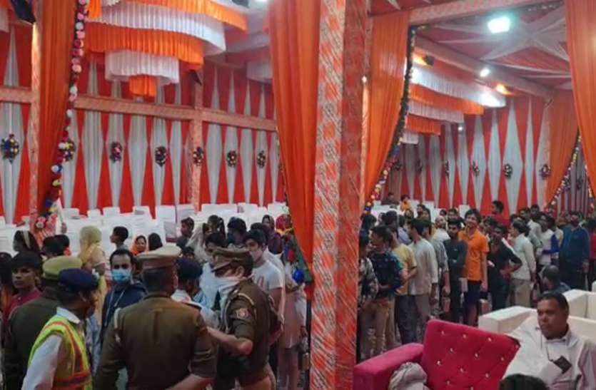 ghaziabad.jpg Mahashivratri: प्रसिद्ध दूधेश्वर नाथ मंदिर में उमड़ा श्रद्धा का सैलाब, लगी दो किलोमीटर लंबी कतारें