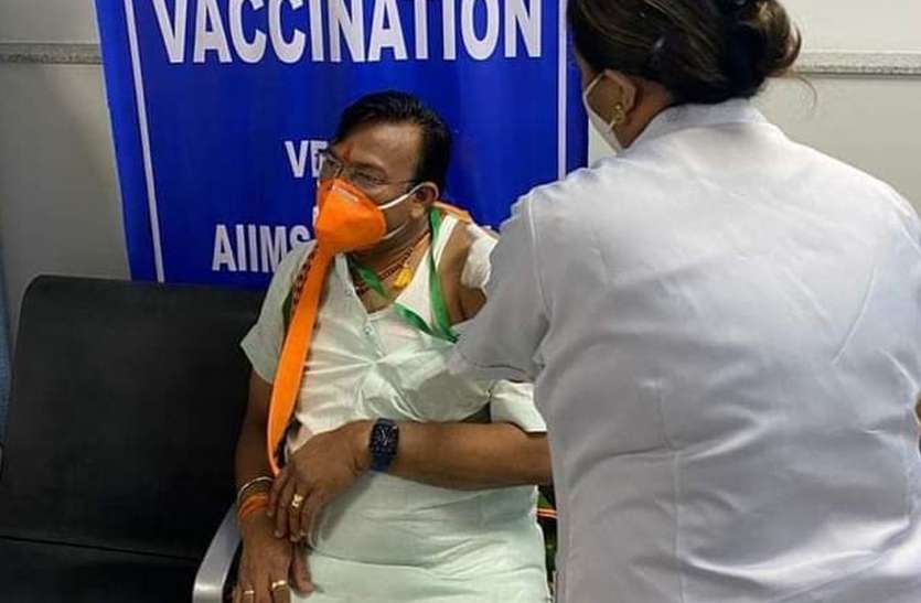 19 people, including Maheshwar MLA Sadhau, were infected, 34 positive महेश्वर विधायक साधौ सहित 19 व्यक्ति हुए संक्रमित, दो दिन में आए 34 पॉजिटिव
