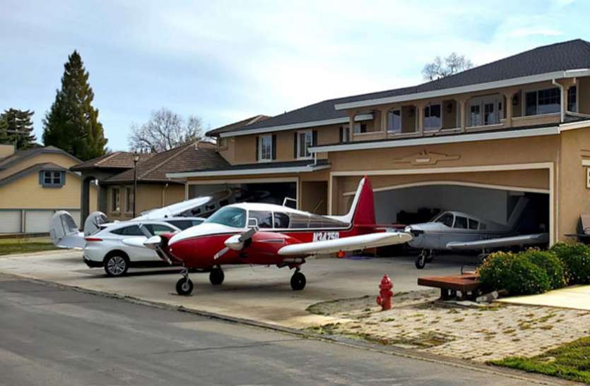 airpark colonies अमेरिका का यह अनोखा गांव! हर घर के बाहर खड़ा रहता है एक प्लेन