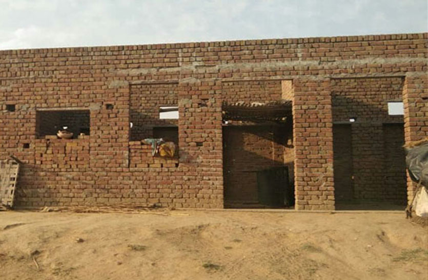 पीएम ग्रामीण आवास योजना: टोंक जिला प्रदेश में आखिरी पायदान पर, 13576 आवास का निर्माण है बाकी