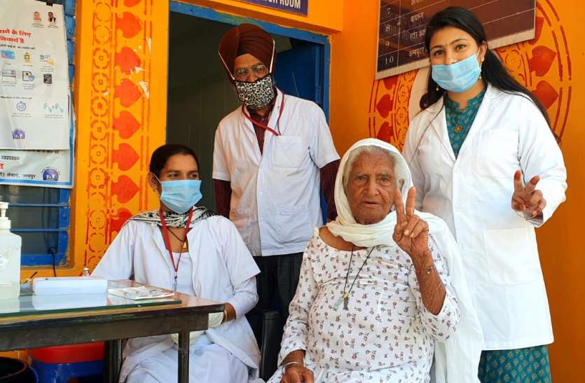 जिले में कोरोना टीकाकरण केन्द्रों की संख्या 100 की जाए जिले में कोरोना टीकाकरण केन्द्रों की संख्या 100 की जाए