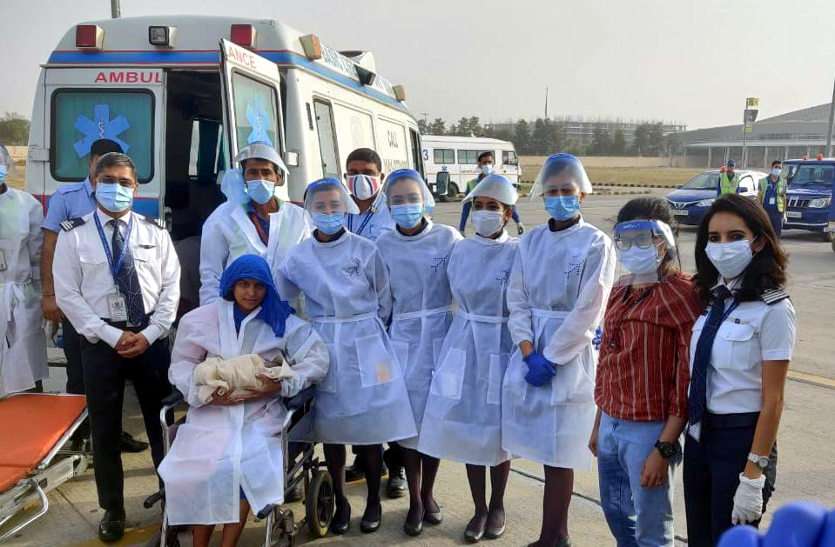 a1.jpg फ्लाइट में हुआ बच्ची का जन्म, विमान में सवार डॉक्टर और क्रू मेम्बर की मदद से हुआ प्रसव