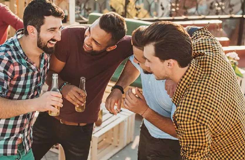 drink alcohol अल्कोहल पीते ही लोग क्यों बोलने लग जाते हैं अंग्रेजी? जानिए इसके पीछे की ये वजह