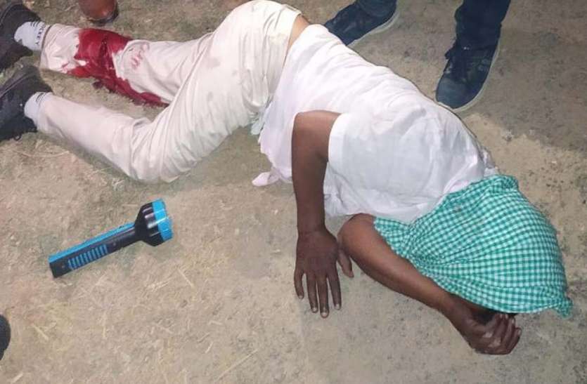 पुलिस मुठभेड़ में घायल बदमाश पुलिस मुठभेड़ में 25 हजार का इनामी गो तस्कर बदरे आलम गोली लगने से घायल