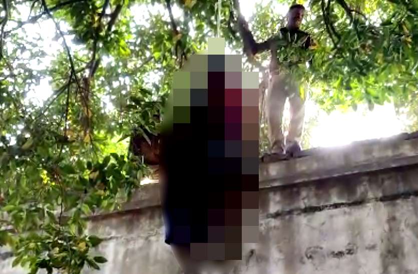 bdh_suicide.jpg लिव इन रिलेशनशिप में रह रहे प्रेमी जोड़े की पेड़ से लटकती मिली लाश