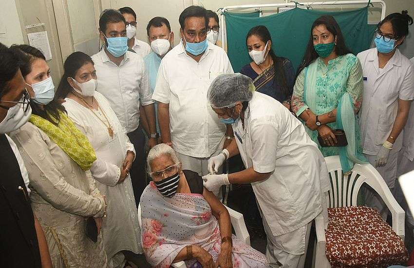 सांसद का जन्मदिन उत्सव, 15 मिनट के कार्यक्रम के लिए तीन घंटे बंद रही वैक्सीन साइट