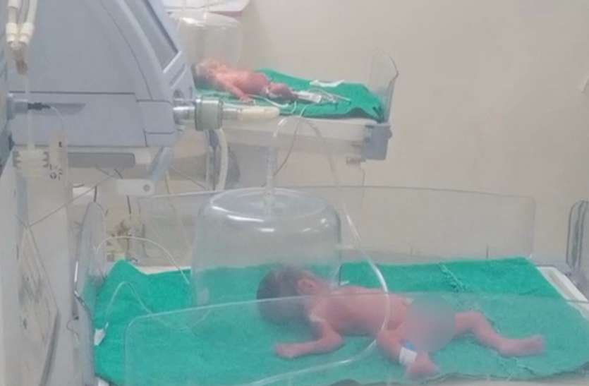 ghaziabad2_1.jpg सुलभ शौचालय में महिला ने दिया दो जुड़वां बच्चियों को जन्म