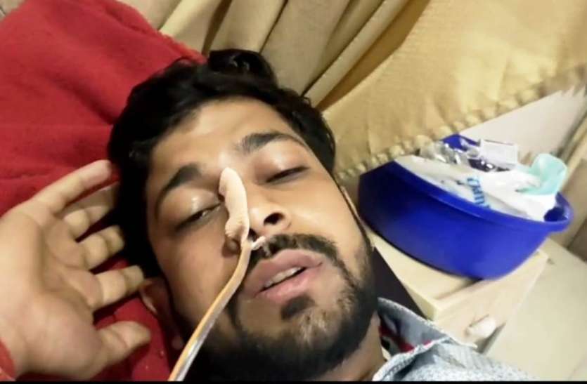 pattiej युवक की पेटीज में निकली छिपकली, गंभीर हालत में कराया अस्पताल में भर्ती