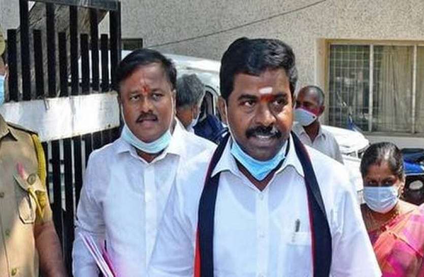 Puducherry Assembly Election 2021: 49 candidates filed nomination Puducherry Assembly Election 2021 : 49 प्रत्याशियों ने भरा नामांकन, कांग्रेस और बीजेपी ने जारी की लिस्ट