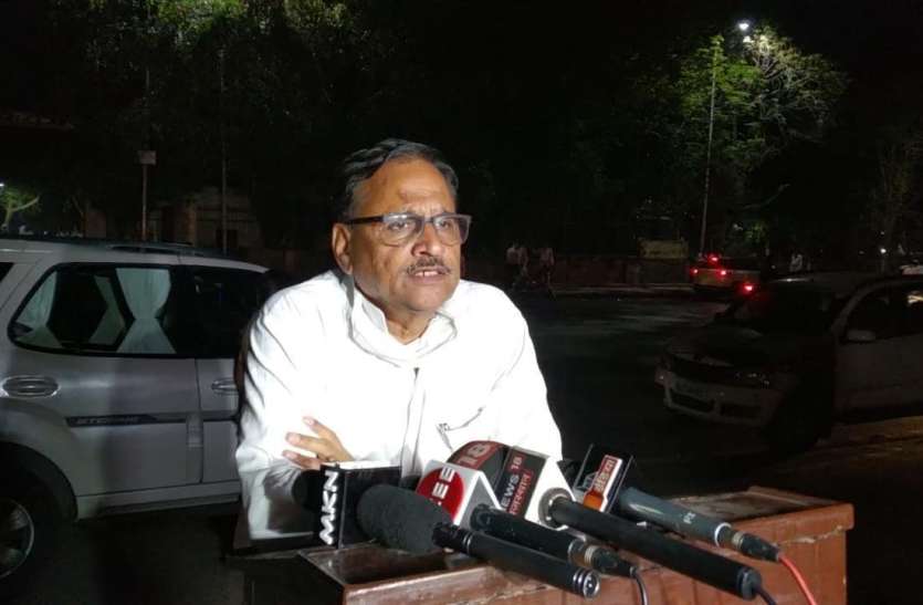 Dr. Joshi speaks on phone tapping, BJP raises unnecessary issue फोन टैपिंग पर बाले डॉ जोशी, बीजेपी ने अनावश्यक मुद्दा उठाया