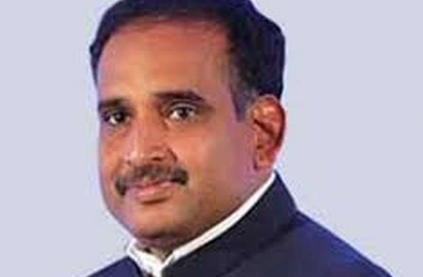 सूरत में कोविड के सुपरविजन का जिम्मा थेन्नारसन को सूरत में कोविड के सुपरविजन का जिम्मा थेन्नारसन को