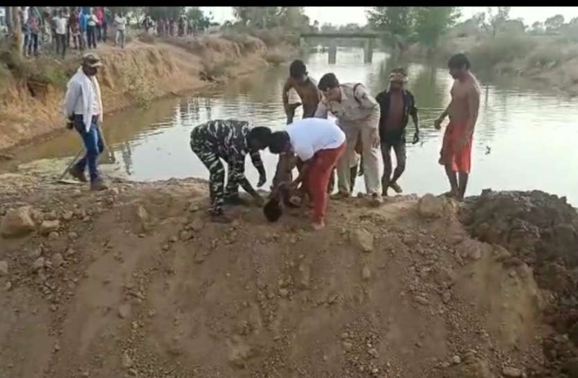भाई को बचाने के फेर में भाई बहन डूबे, मौत भाई को बचाने के फेर में भाई बहन डूबे, मौत