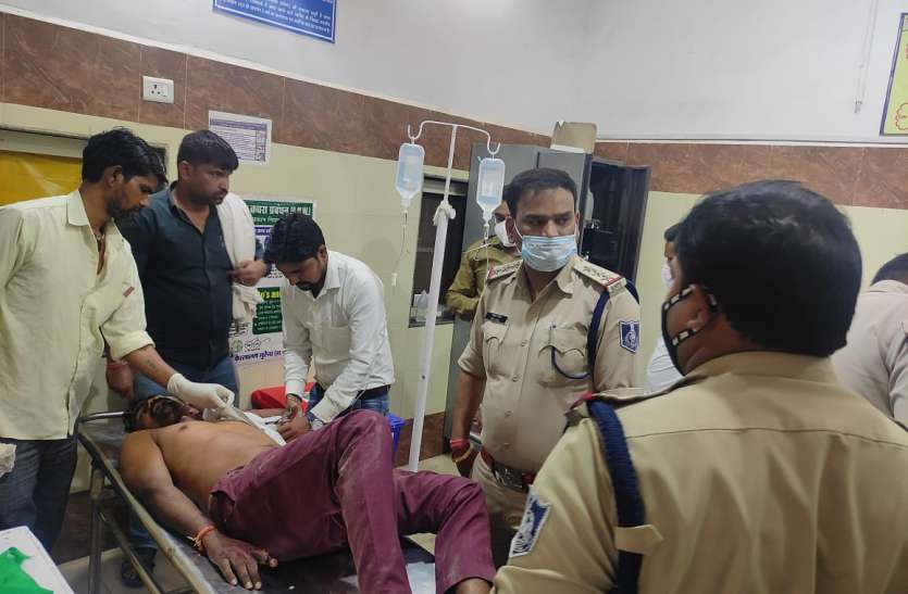 जौरा खुर्द में एक ही परिवार के दो गुटों के बीच फायरिंग, चार घायल जौरा खुर्द में एक ही परिवार के दो गुटों के बीच फायरिंग, चार घायल