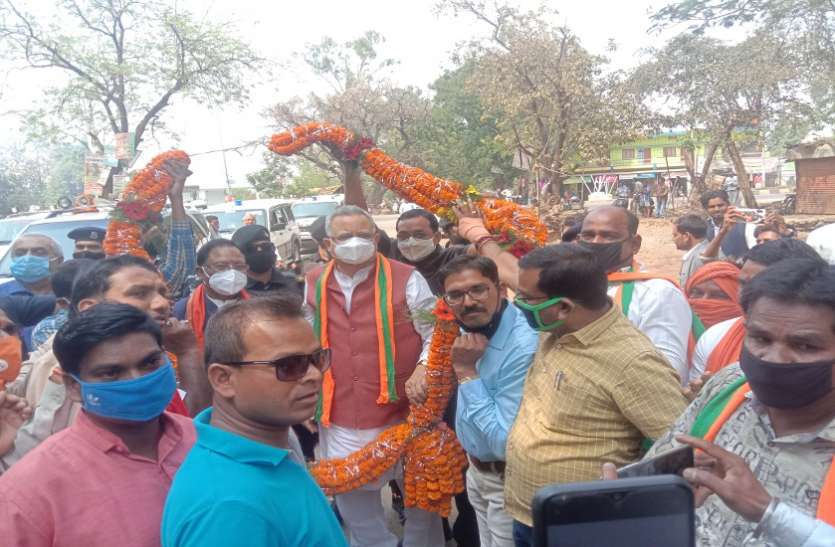 अब अपराध गढ़ बन गया है छत्तीसगढ़ : डॉ. रमन सिंह अब अपराध गढ़ बन गया है छत्तीसगढ़ : डॉ. रमन सिंह