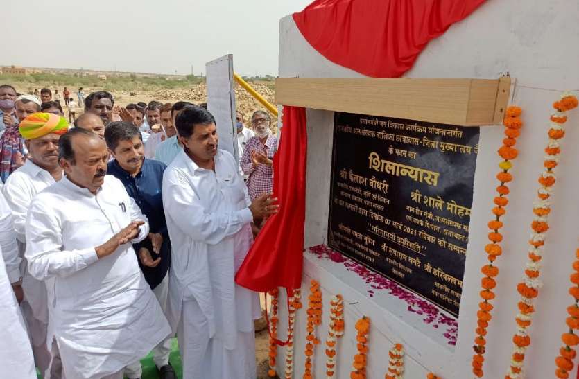 कांग्रेस के दोनों ध्रुवों के बीच संघर्ष विराम से कार्यकर्ता राहत में कांग्रेस के दोनों ध्रुवों के बीच संघर्ष विराम से कार्यकर्ता राहत में