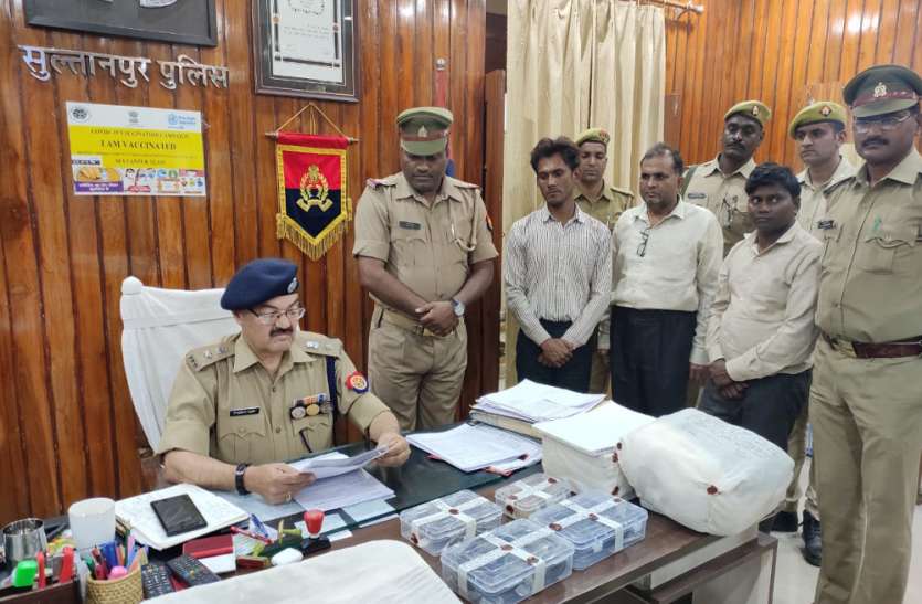 8वीं पास सर्जन ने किया महिला का ऑपरेशन, जच्चा-बच्चा की हुई मौत, जिसने सुना वह चौंक गया 8वीं पास सर्जन ने किया महिला का ऑपरेशन, जच्चा-बच्चा की हुई मौत, जिसने सुना वह चौंक गया
