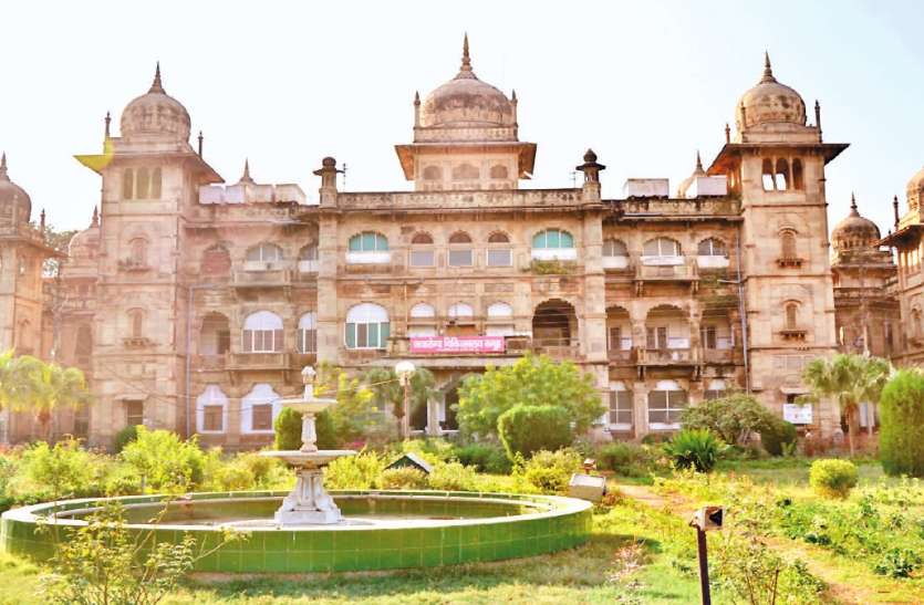 JAH Gwalior पटरी पर लौटी स्वास्थ्य व्यवस्थाएं, वार्ड में पहुंचे जूनियर डॉक्टर्स