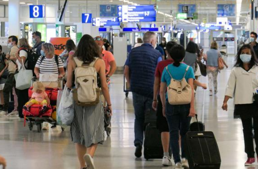 tourist_airport BMC ने जारी की कोरोना की नई गाइडलाइन, इन देशों से आने वाले यात्रियों के लिए क्वारंटाइन अनिवार्य