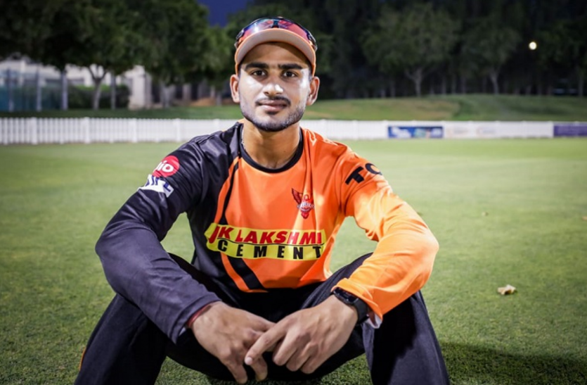 virat_singh.png आईपीएल 2021:कभी पिता ने छिपा दिया था बैट, अब 5वीं में फेल विराट आईपीएल में उड़ाएंगे गेंदबाजों के होश