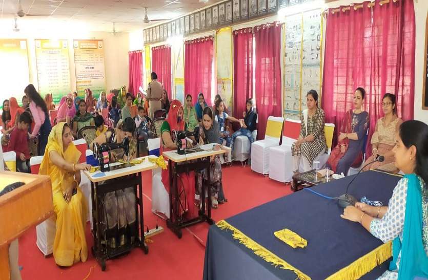 महिला सशक्तिकरण के तहत कौशल विकास परामर्श कार्यक्रम का आयोजन महिला सशक्तिकरण के तहत कौशल विकास परामर्श कार्यक्रम का आयोजन