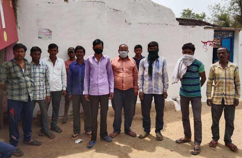 गांवों में पेयजल की समस्या गंभीर, निजी नलकूपों से बुझ रही प्यास, जिम्मेदार बेखबर गांवों में पेयजल की समस्या गंभीर, निजी नलकूपों से बुझ रही प्यास, जिम्मेदार बेखबर