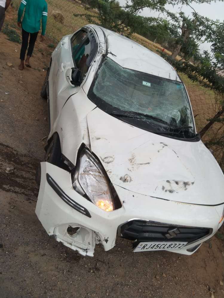 कार व मोटरसाइकिल की आपस में भिड़ंत, छात्रा की मौत